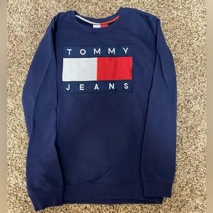 Tommy Hilfigure size small